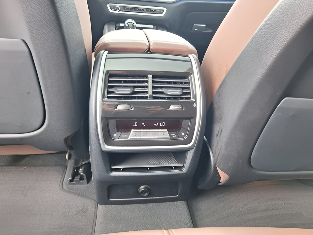 2022 BMW X5 xDrive40i - 11