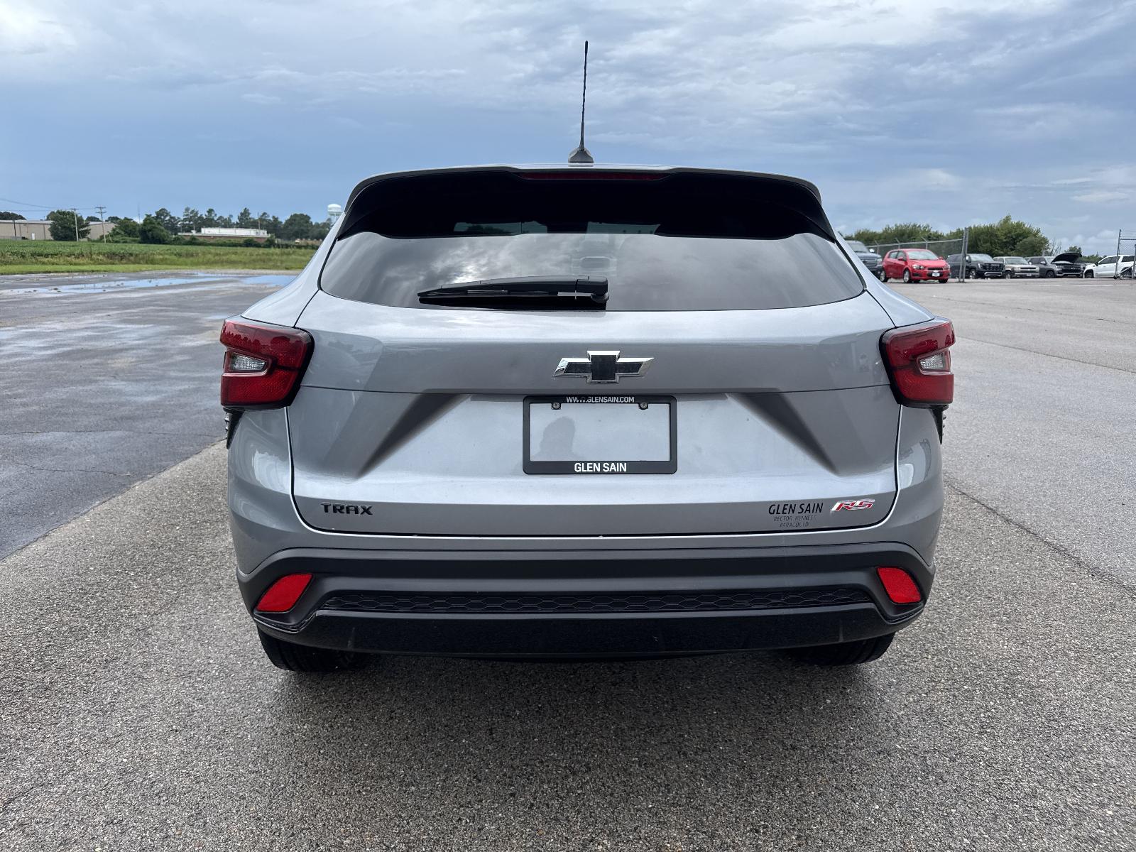 View vehicle photo 4