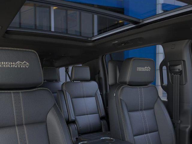 2025 Chevrolet Suburban Vehicle Photo in KANSAS CITY, MO 64114-4502