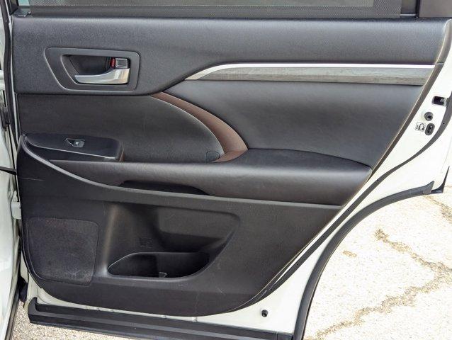 2017 Toyota Highlander Vehicle Photo in San Antonio, TX 78230