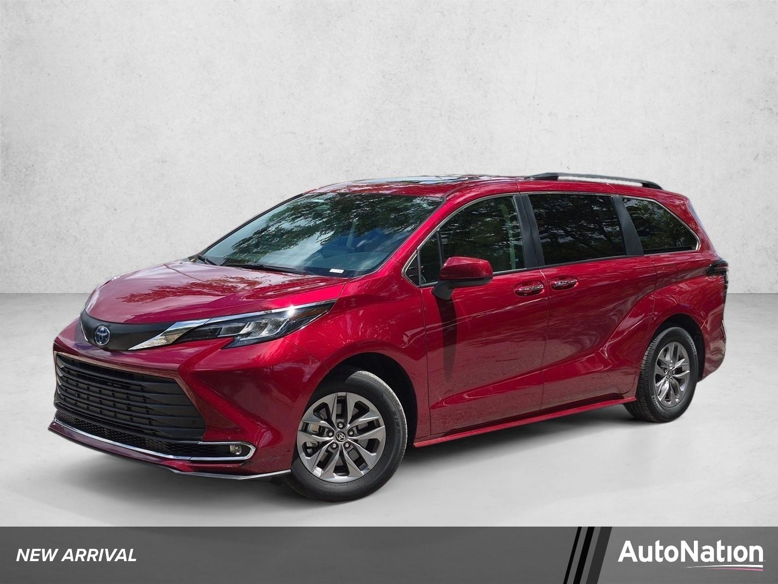 2023 Toyota Sienna Vehicle Photo in Tampa, FL 33614