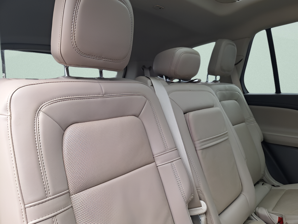 2023 Lincoln Aviator photo 31 of 36