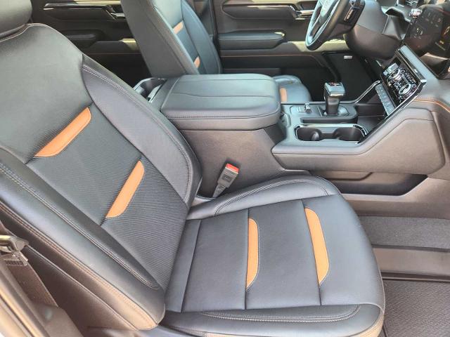 2025 GMC Sierra 1500 Vehicle Photo in DENTON, TX 76210-9321