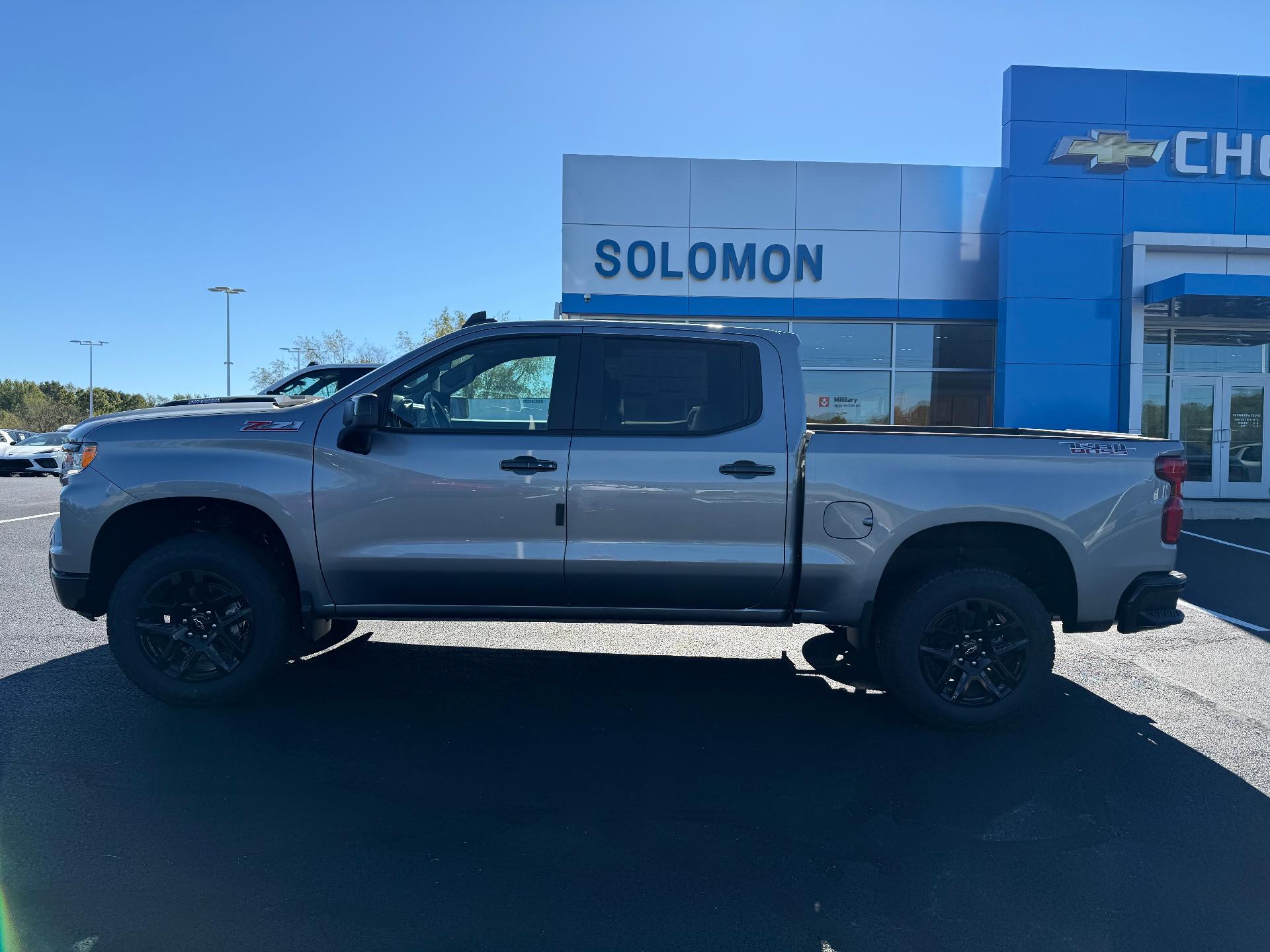 2026 Chevrolet Silverado 1500 photo 2 of 10