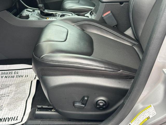 2020 Jeep Cherokee Vehicle Photo in COLUMBIA, MO 65203-3903