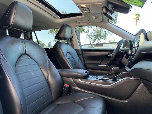 2022 Toyota Highlander Vehicle Photo in Tucson, AZ 85712