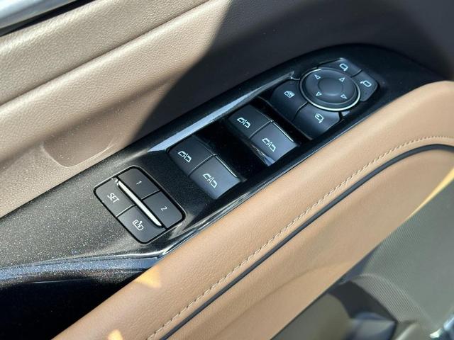 2024 Cadillac Escalade Vehicle Photo in COLUMBIA, MO 65203-3903