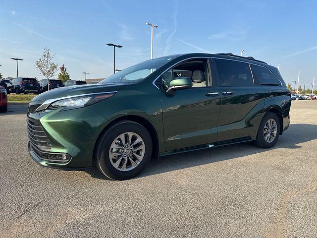 2025 Toyota Sienna Vehicle Photo in Jonesboro, AR 72404