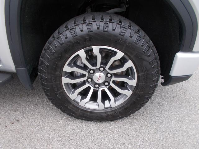 2022 GMC Sierra 1500 Vehicle Photo in LOWELL, MA 01852-4336