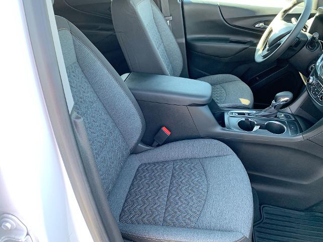 2022 Chevrolet Equinox Vehicle Photo in MOON TOWNSHIP, PA 15108-2571