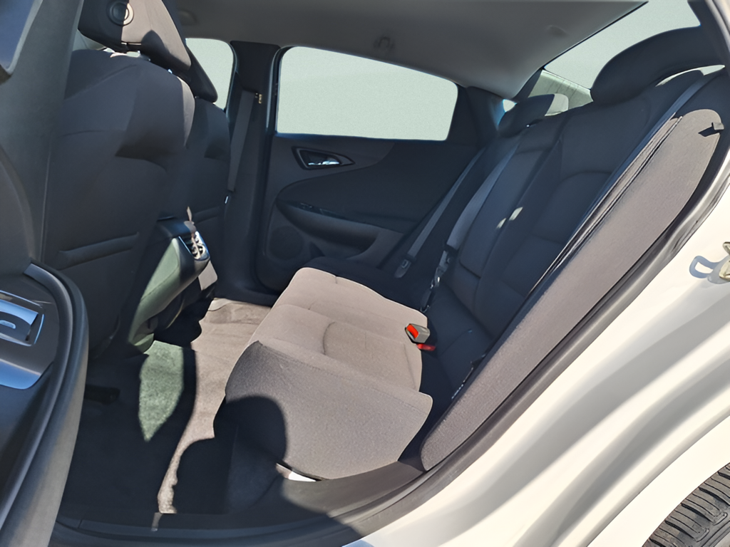 2022 Chevrolet Malibu photo 10 of 30