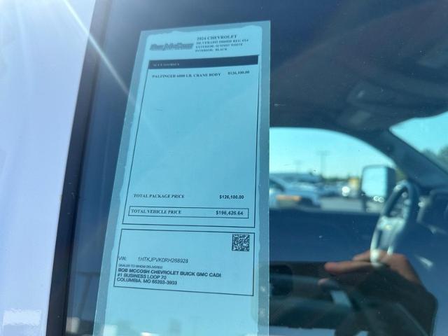 2024 Chevrolet Silverado 5500 HD Vehicle Photo in COLUMBIA, MO 65203-3903