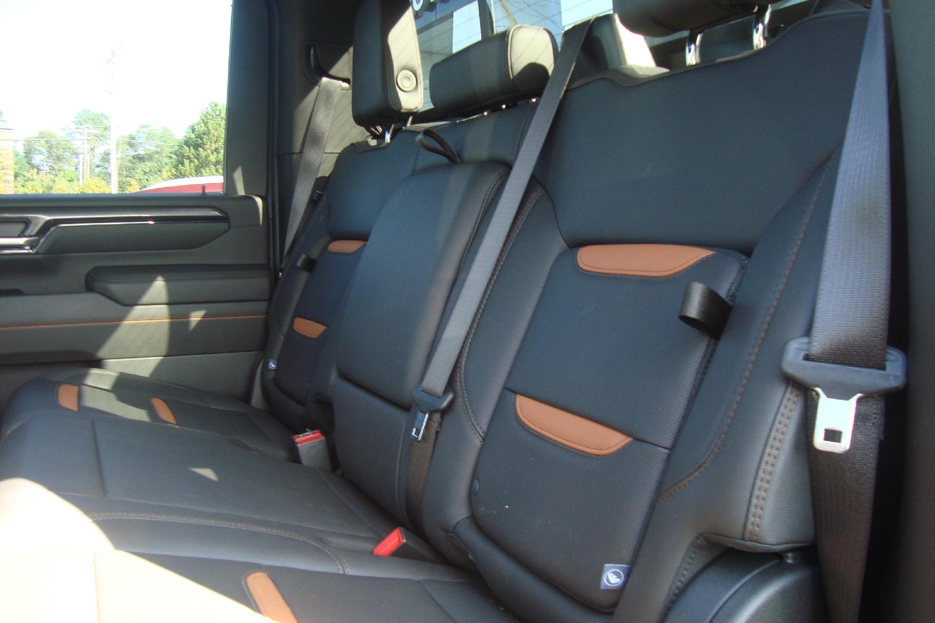 2025 GMC Sierra 3500HD Vehicle Photo in PORTSMOUTH, NH 03801-4196