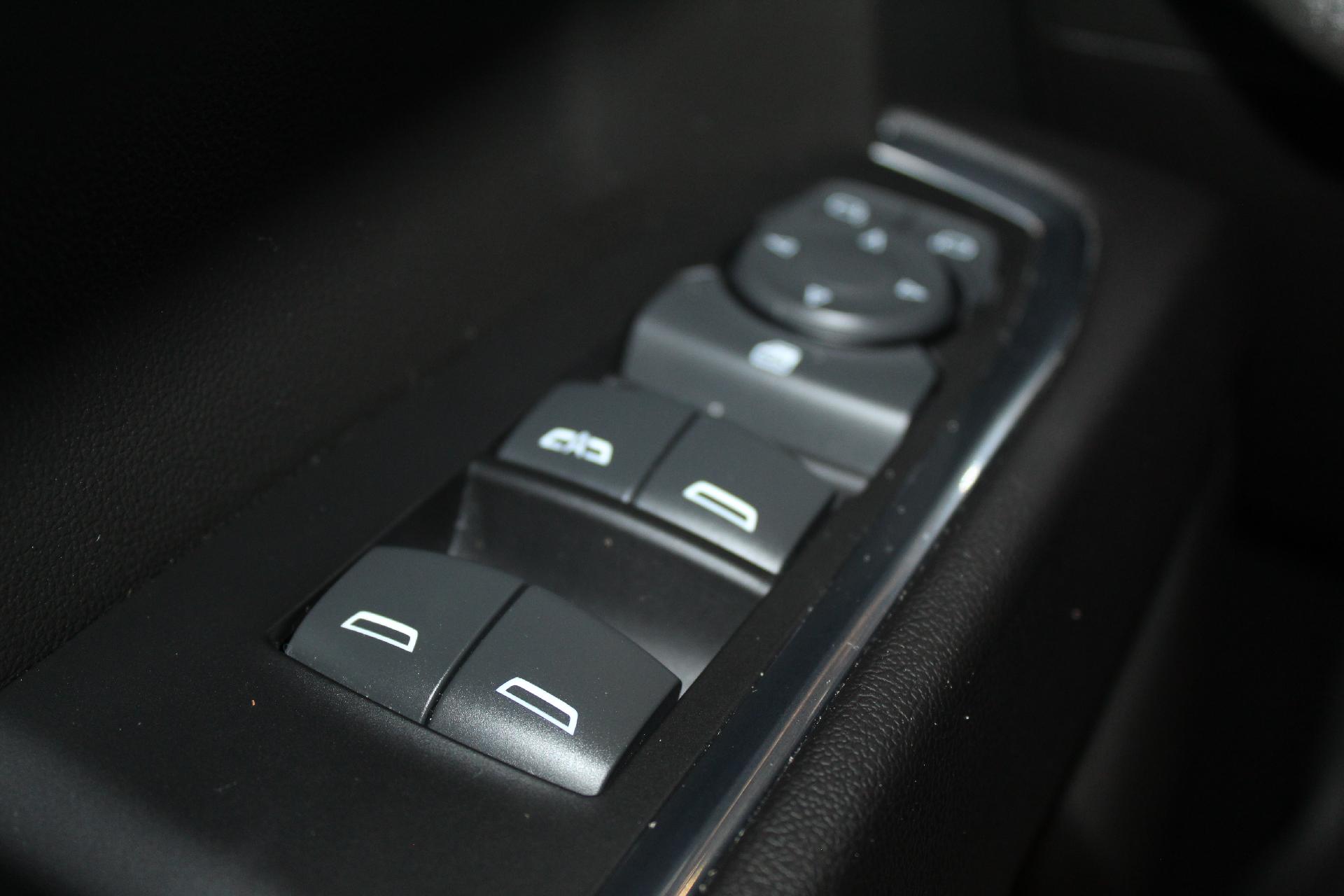 2023 Chevrolet Silverado 1500 Vehicle Photo in NORTHAMPTON, MA 01060-1120