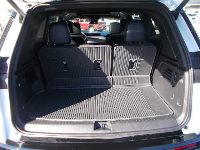 2024 GMC Acadia Vehicle Photo in LOWELL, MA 01852-4336