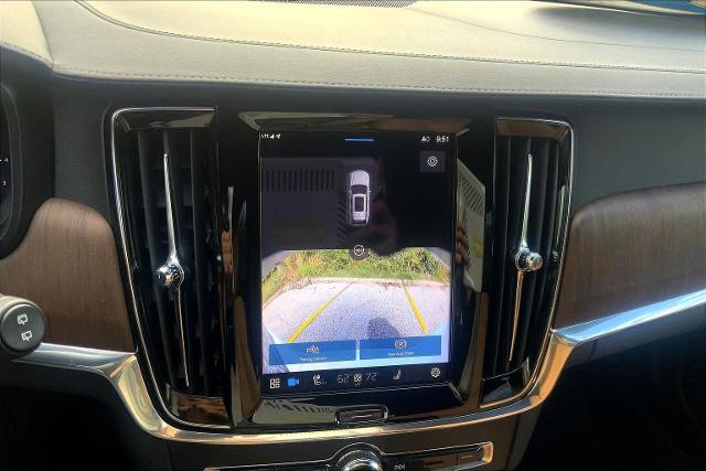 2025 Volvo V90 Cross Country Vehicle Photo in KANSAS CITY, MO 64114-4545