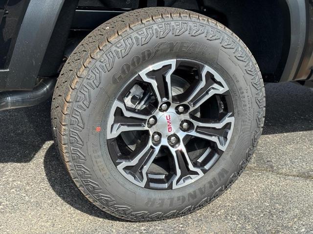 2025 GMC Canyon Vehicle Photo in COLUMBIA, MO 65203-3903