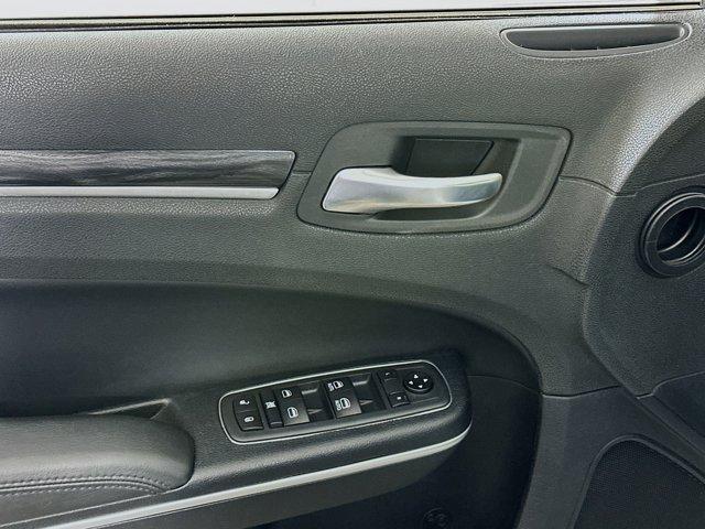 2020 Chrysler 300 Vehicle Photo in Flemington, NJ 08822