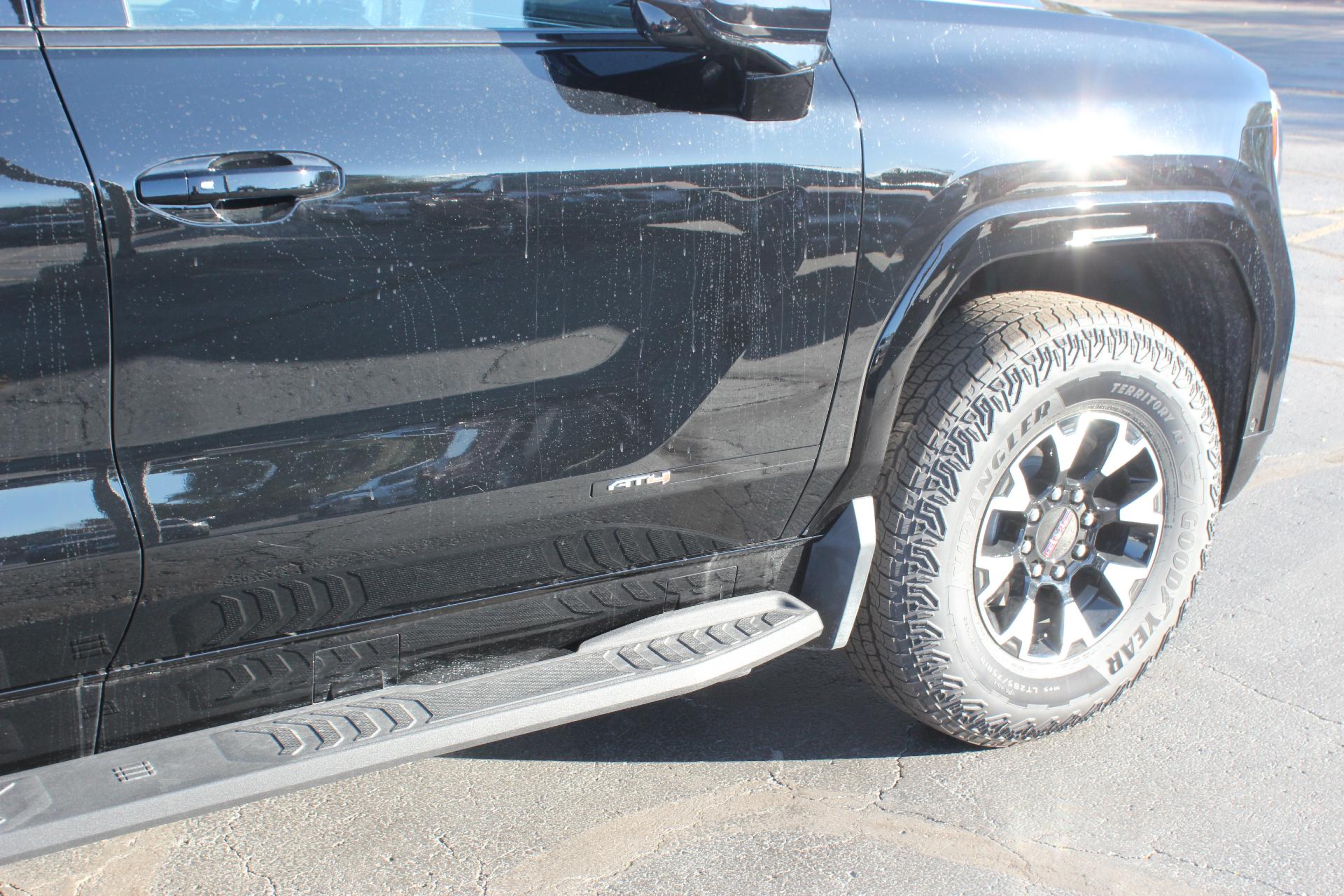 2026 GMC Sierra EV Vehicle Photo in AURORA, CO 80012-4011