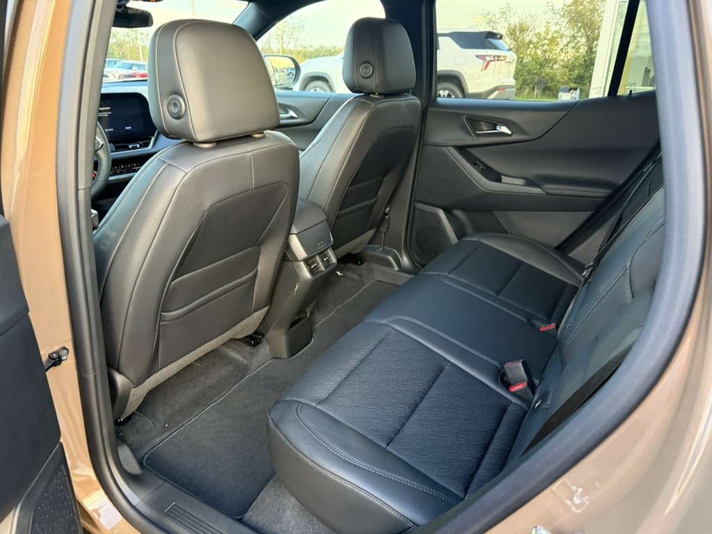2027 Chevrolet Equinox photo 10 of 20