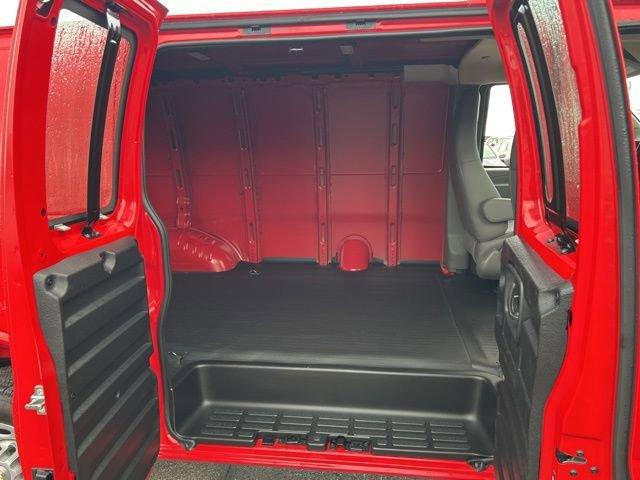 2025 Chevrolet Express Cargo 2500 Vehicle Photo in SAINT CLAIRSVILLE, OH 43950-8512