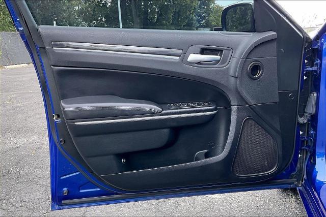 2019 Chrysler 300 Vehicle Photo in INDEPENDENCE, MO 64055-1314