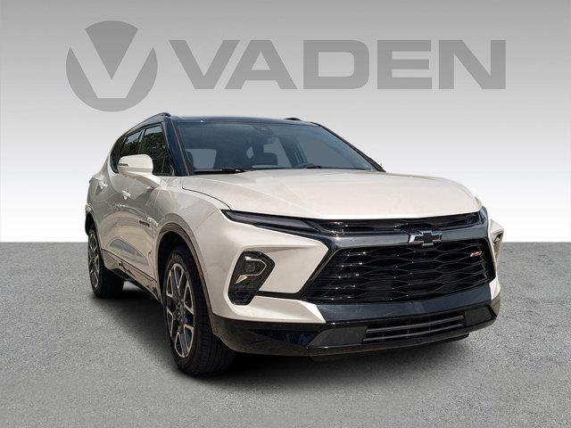 2025 Chevrolet Blazer Vehicle Photo in BRUNSWICK, GA 31525-1881