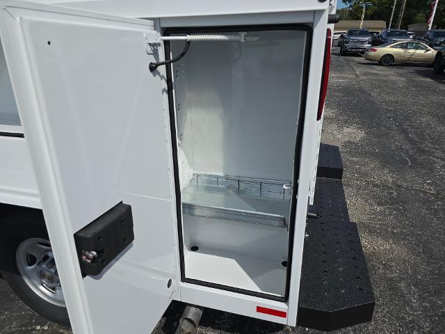 2025 Chevrolet Express Commercial Cutaway Vehicle Photo in INDEPENDENCE, MO 64055-1314