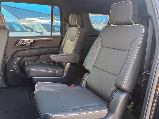 2025 Chevrolet Suburban Vehicle Photo in Denton, TX 76205