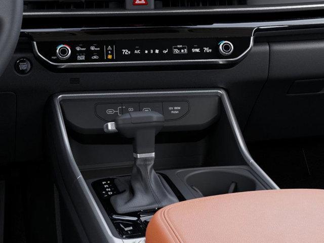 2025 Kia Carnival Vehicle Photo in Westbrook, ME 04092