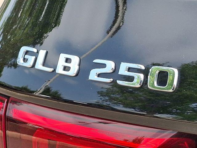 2022 Mercedes-Benz GLB 250 Vehicle Photo in DANBURY, CT 06810-5034