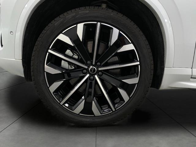 2025 Volvo XC90 Plug-In Hybrid Vehicle Photo in Appleton, WI 54913