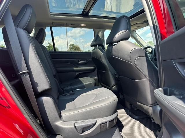 2025 Toyota Grand Highlander Vehicle Photo in COLUMBIA, MO 65203-3903
