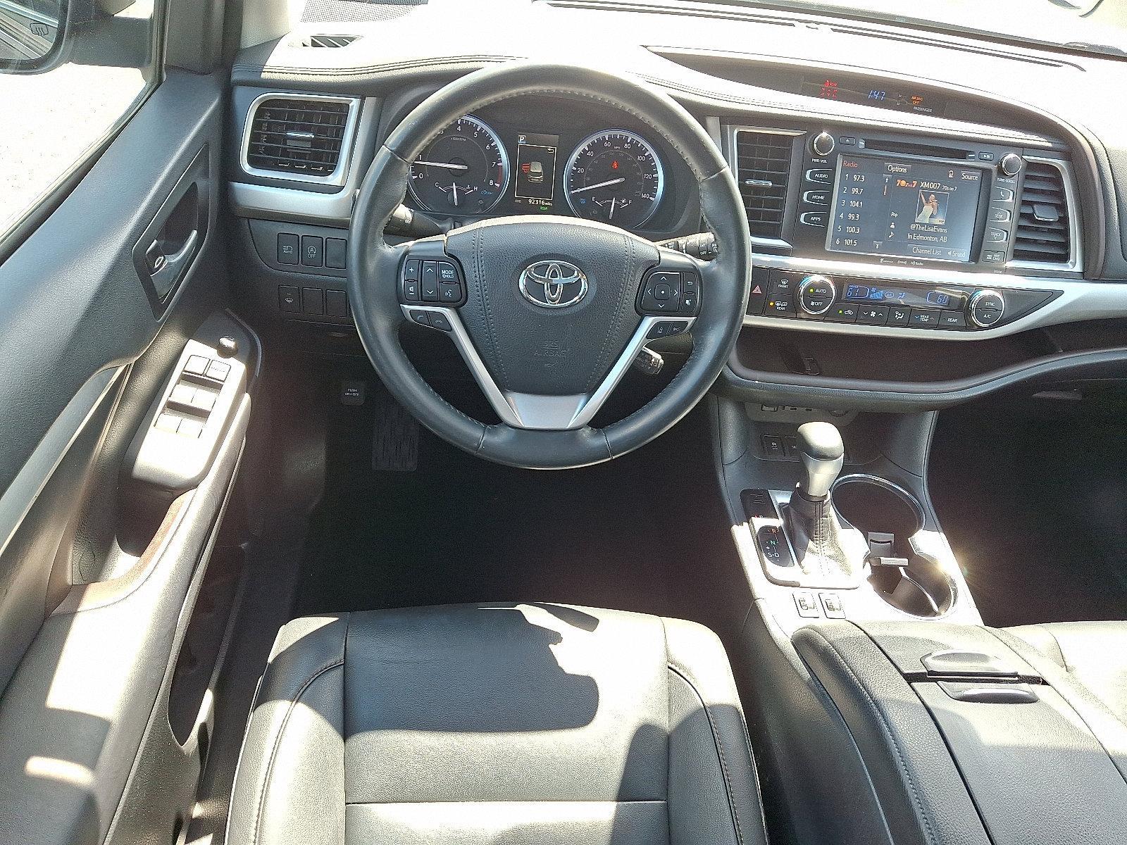 2019 Toyota Highlander Vehicle Photo in Harrisburg, PA 17111