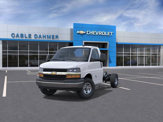 2025 Chevrolet Express Commercial Cutaway Vehicle Photo in TOPEKA, KS 66609-0000