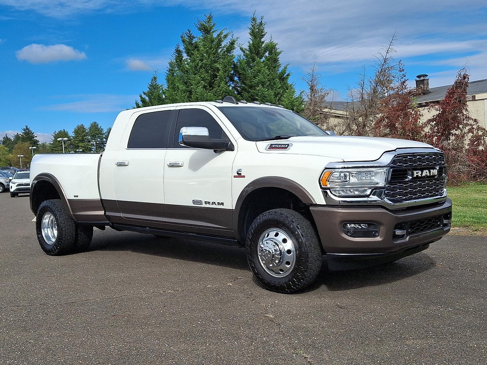 2022 Ram 3500 Vehicle Photo in Trevose, PA 19053