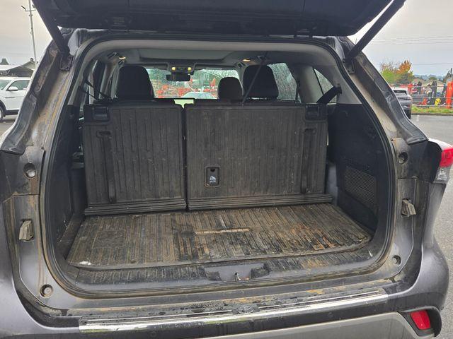 2023 Toyota Highlander Vehicle Photo in Puyallup, WA 98371