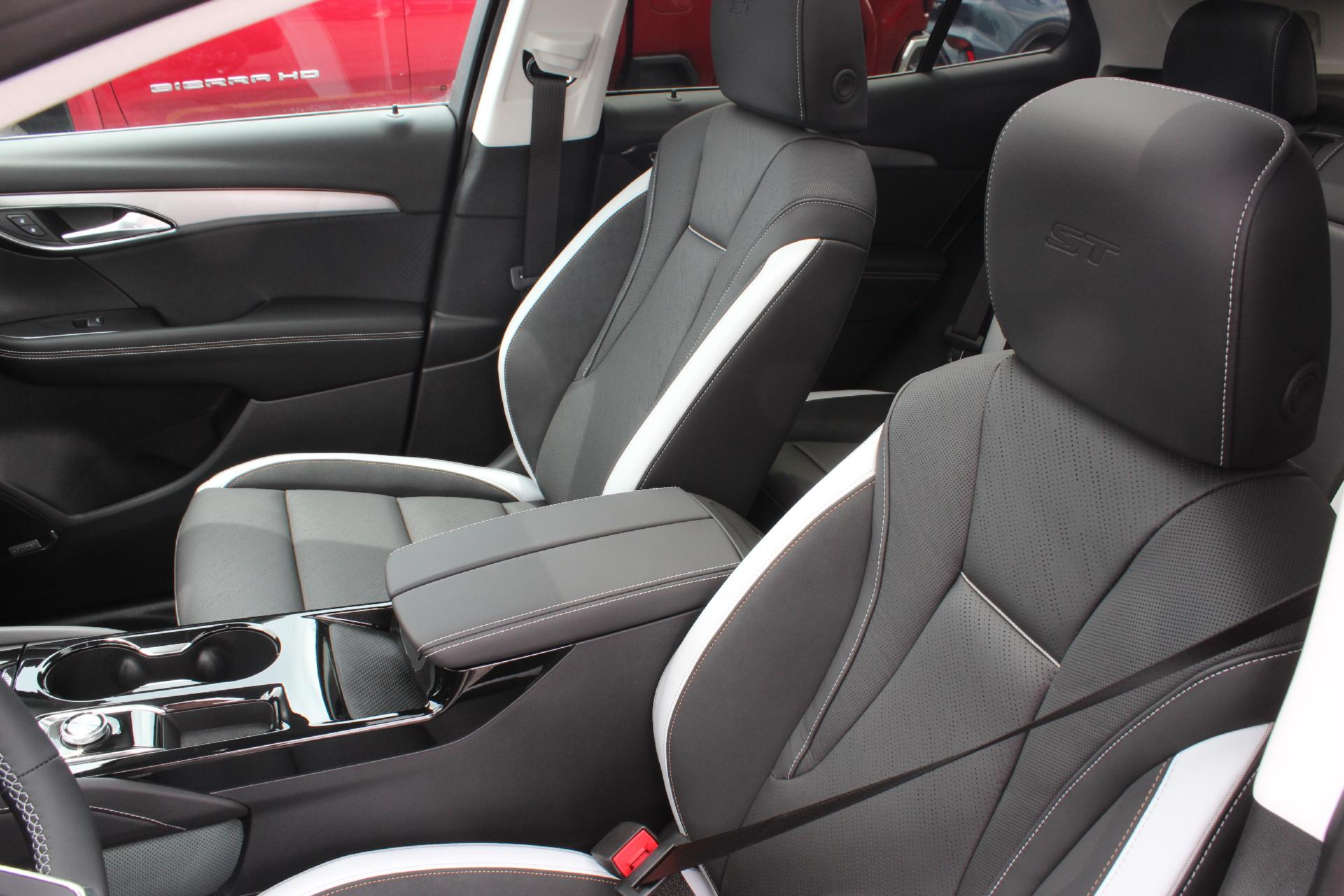 2025 Buick Envision Vehicle Photo in AURORA, CO 80012-4011