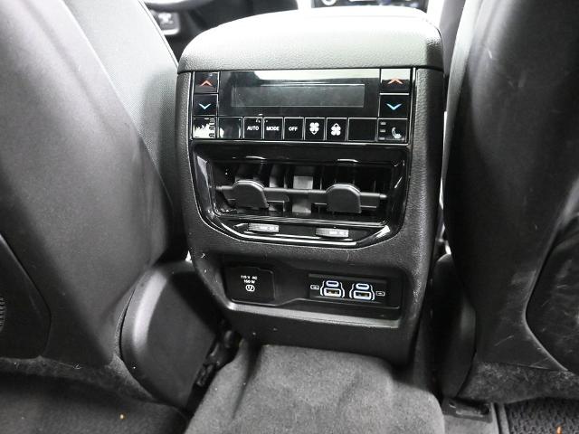 2021 Jeep Grand Cherokee L Vehicle Photo in Cedar Rapids, IA 52402