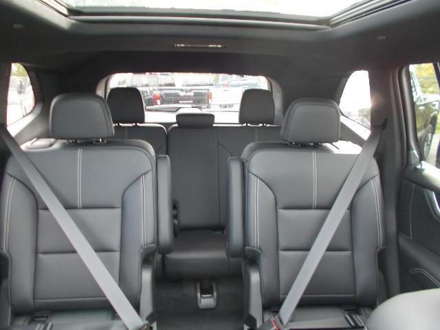 2025 GMC Acadia Vehicle Photo in LOWELL, MA 01852-4336