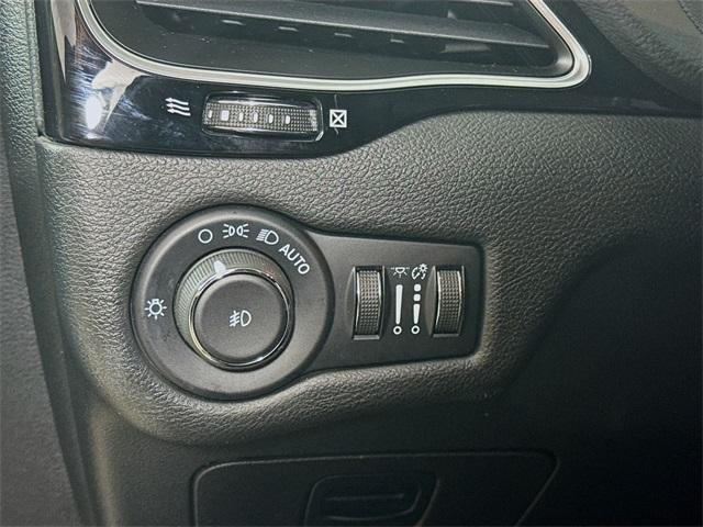 2021 Jeep Cherokee Vehicle Photo in Everett, WA 98204