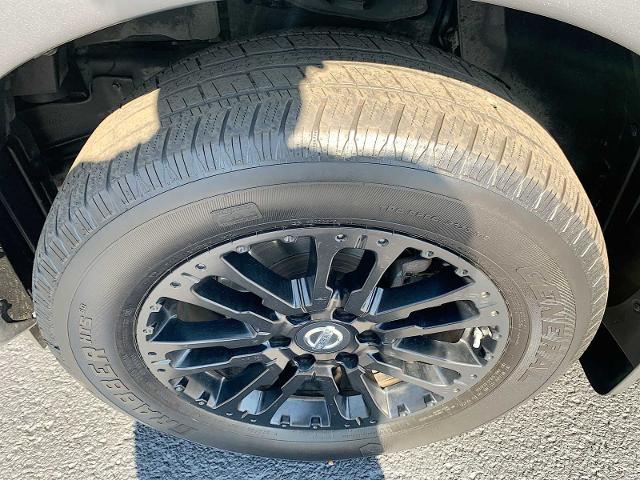 2019 Nissan Titan Vehicle Photo in MOON TOWNSHIP, PA 15108-2571