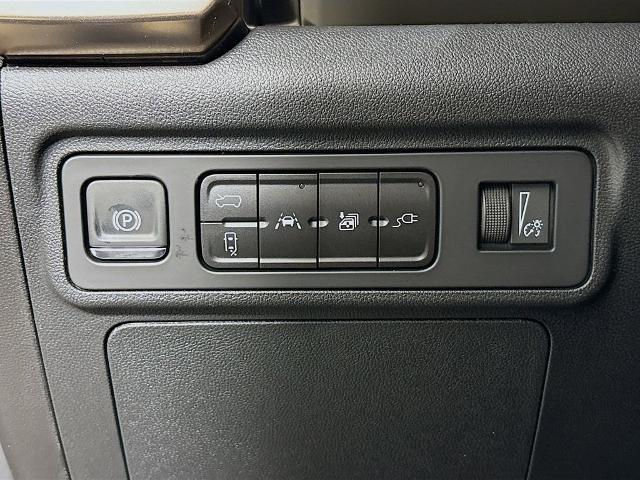 2025 GMC HUMMER EV SUV Vehicle Photo in PUYALLUP, WA 98371-4149