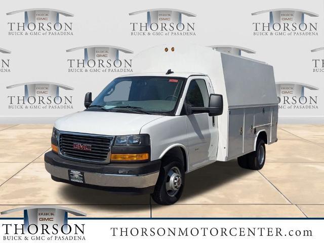 2025 GMC Savana Cutaway 3500 Vehicle Photo in PASADENA, CA 91107-3803