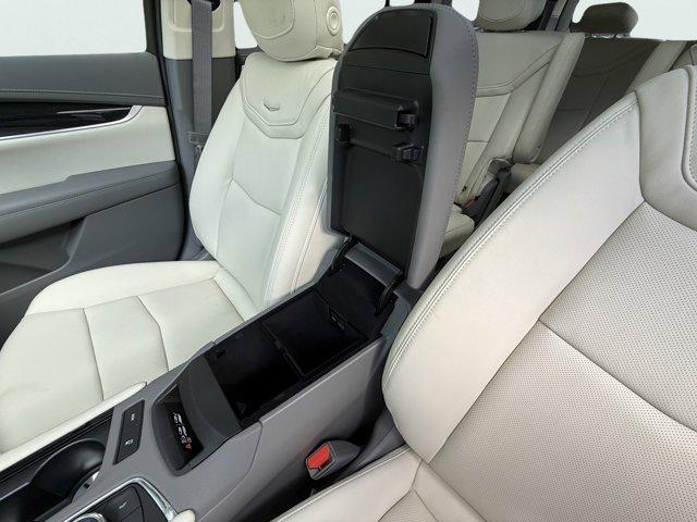 2025 Cadillac XT6 Vehicle Photo in LEOMINSTER, MA 01453-2952