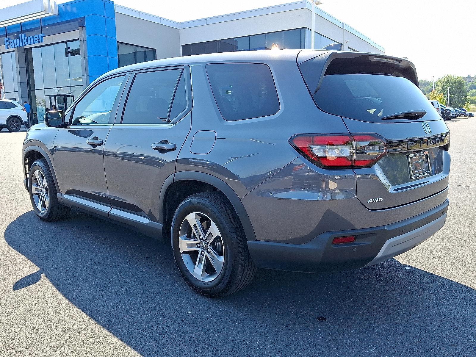 2025 Honda Pilot Vehicle Photo in Harrisburg, PA 17111