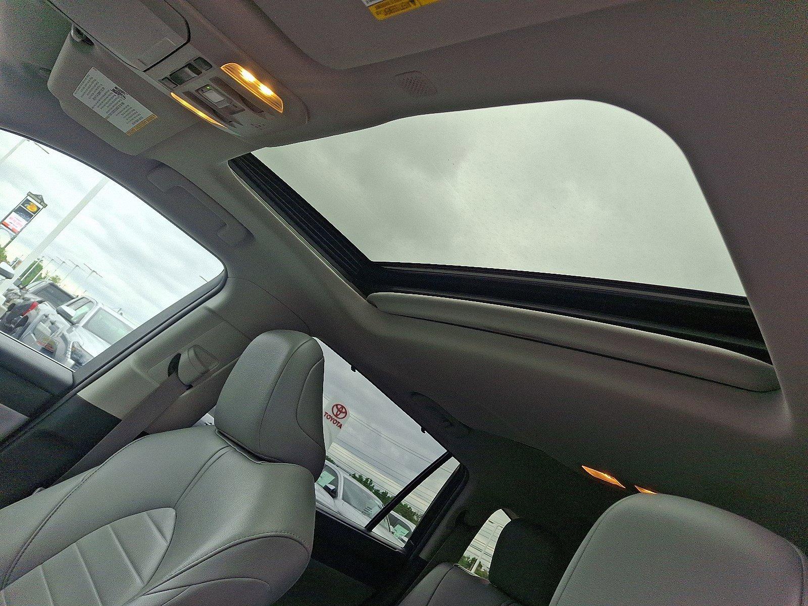 2020 Toyota Highlander Vehicle Photo in Harrisburg, PA 17111