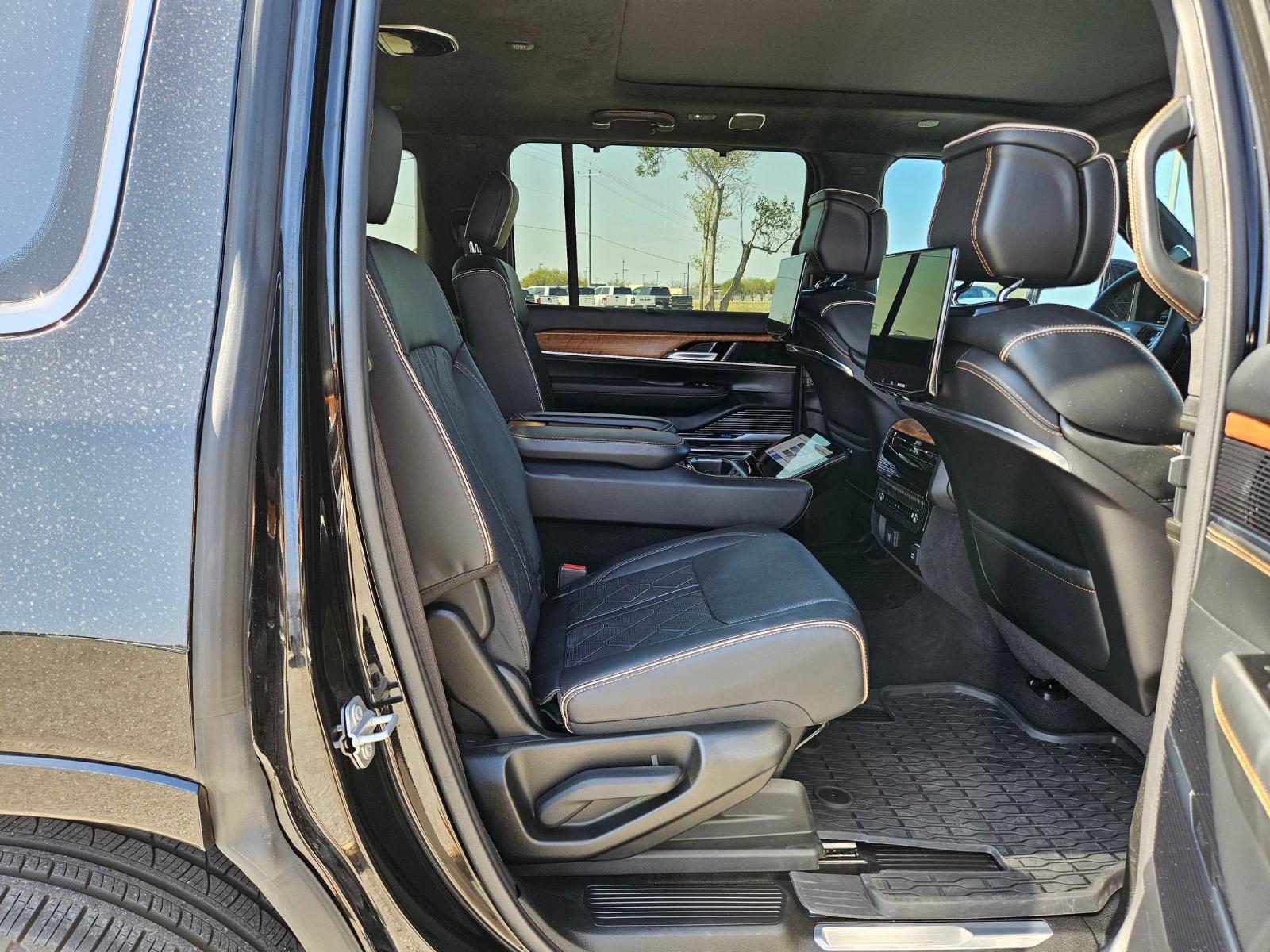 2024 Jeep Grand Wagoneer Vehicle Photo in Seguin, TX 78155