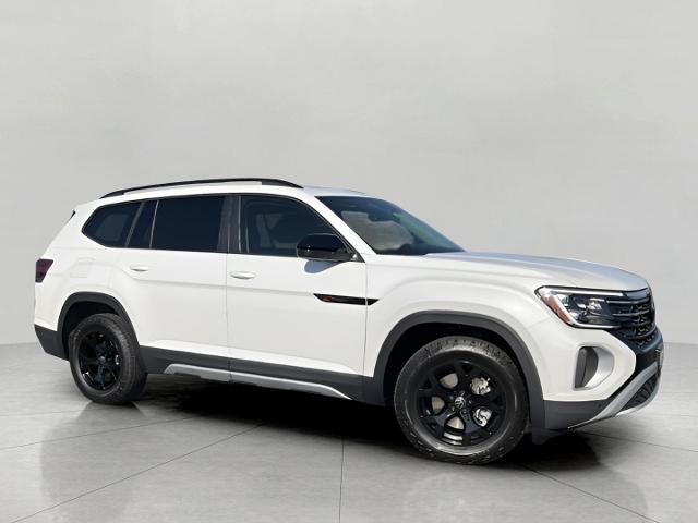 2026 Volkswagen Atlas Vehicle Photo in Oshkosh, WI 54904