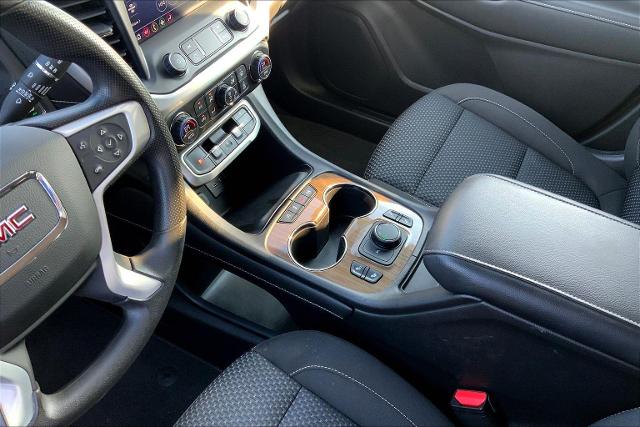 2022 GMC Acadia Vehicle Photo in TOPEKA, KS 66609-0000